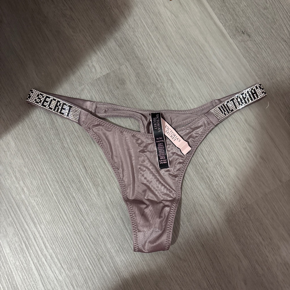 Victoria’s Secret shine strap thong